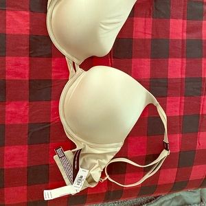 NWT Victoria’s Secret Push Up Bra size 34 DD